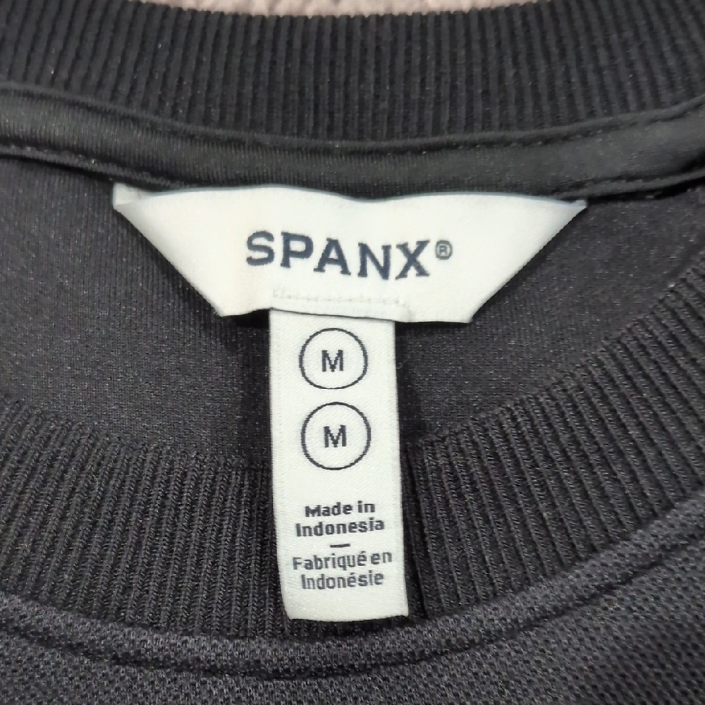 SPANX Airpique Black Sweatshirt with White Trim - Picture 2 of 7
